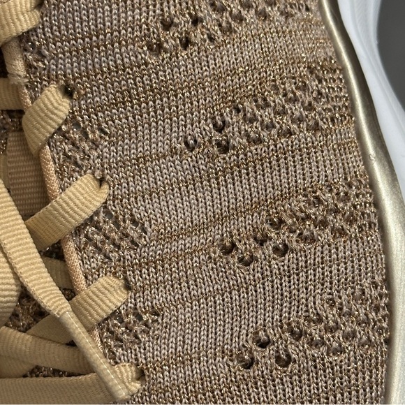 APL Athletic Propulsion Labs TechLoom Pro Phantom sneakers in rose gold, size 9 - Picture 3 of 15